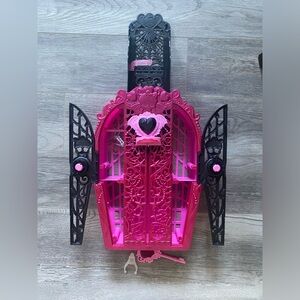 monster high draculocker draculaura